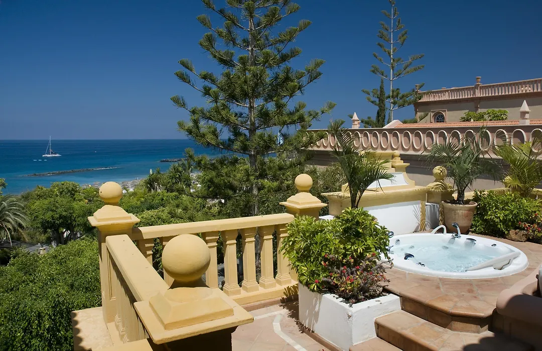 Bahia del Duque-1